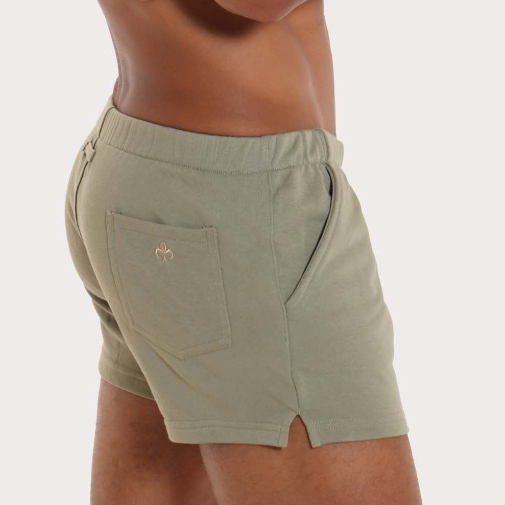 Marcuse Physical Shorts - Kurze Sporthose für Männer im Slim-fit Design in grün, side