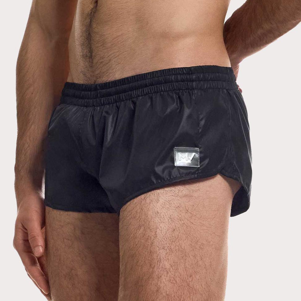 Modus Vivendi Plain Jogging Cut Swim Shorts - Extra kurze Badeshorts für Männer im Retro Style in schwarz, side