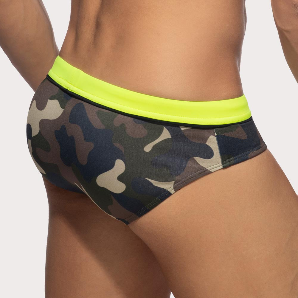 Addicted Badeslip 'Detail Binding Swim Brief' mit Camo-Muster und Push-Up Einlage, Rückseite