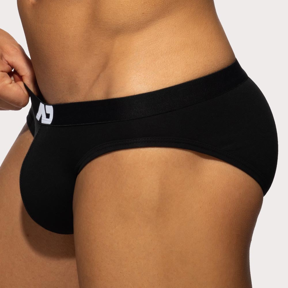 Addicted Essential AD Bikini Brief - Herren Slip aus weicher Baumwolle mit schmalem Hüftband und AD Logo in schwarz, side