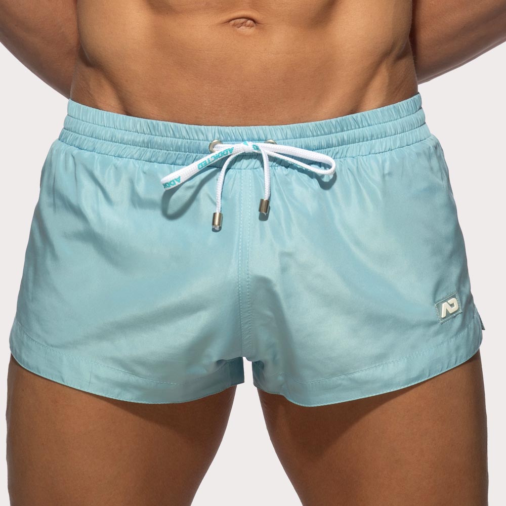 Addicted Basic Swim Short - knappe Slim-Fit Badeshorts für Männer in hellblau